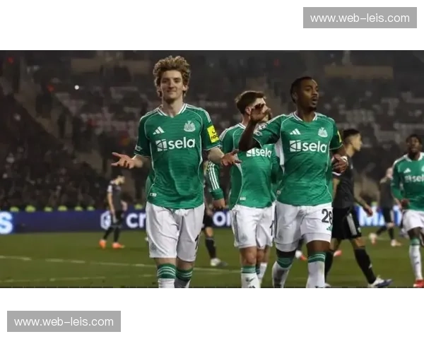 纽卡斯尔联客场6-1狂胜卡拉巴赫，安东尼·戈登上半场完成大四喜