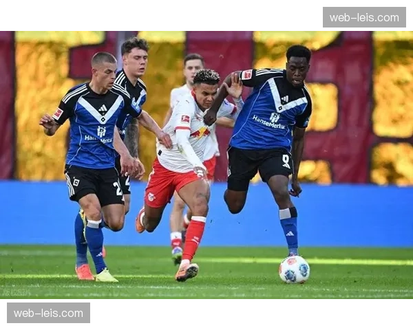 鲍姆加特纳对阵汉堡首回合双响,面对老对手延续出色状态 鲍姆加特纳对阵汉堡首回合双响,面对老对手延续出色状态